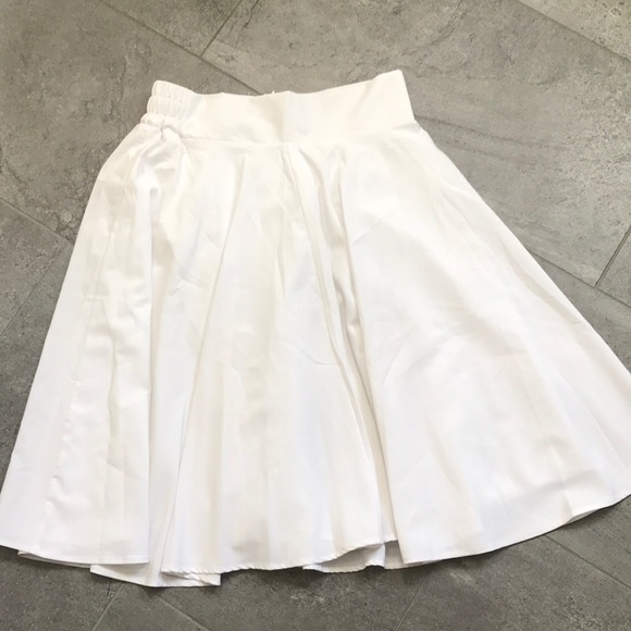 White skirt new with tags - Picture 1 of 5
